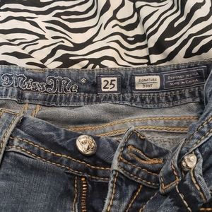 Miss Me size 25 signature bootcut